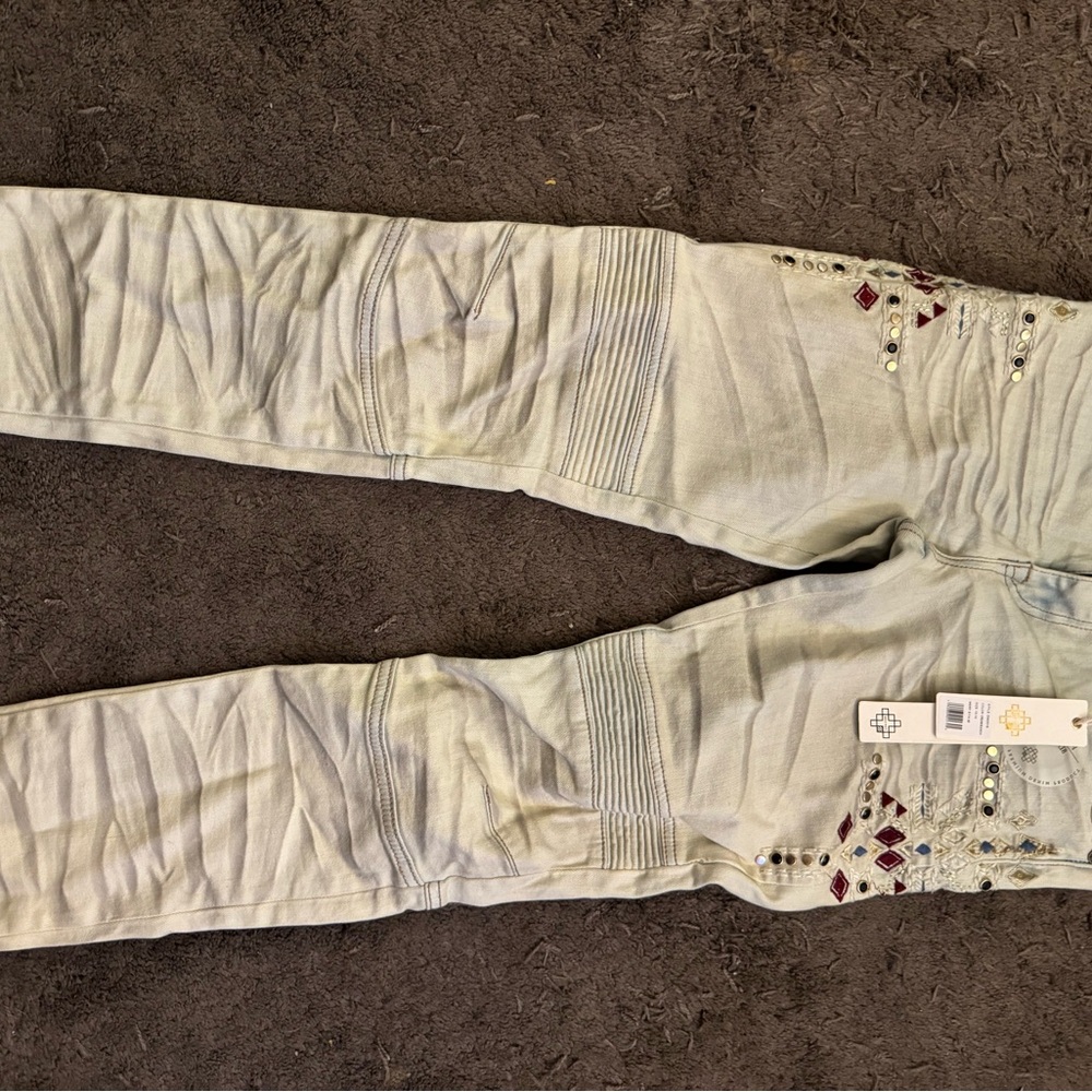 MEN'S 8IGHTH DSTRKT CREAM/BLUE WASHED JEANS WITH STUDS AND EMBROIDERY 13/14